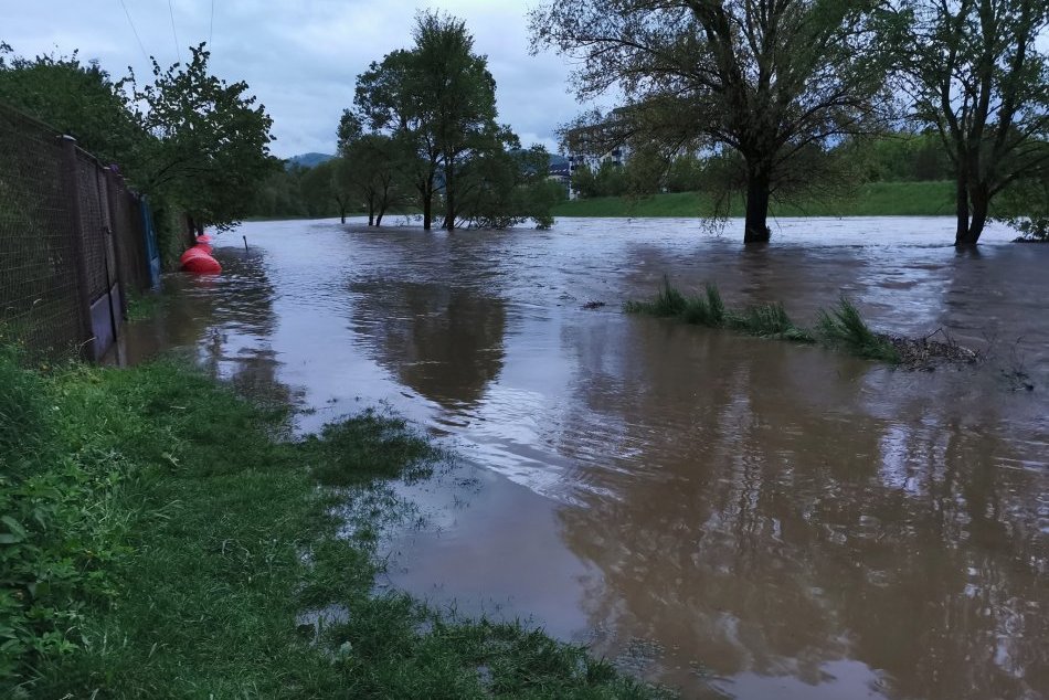 V OBRAZOCH: Pre vyčíňanie vodného živla ratovali aj ľudí pod Pustým hradom