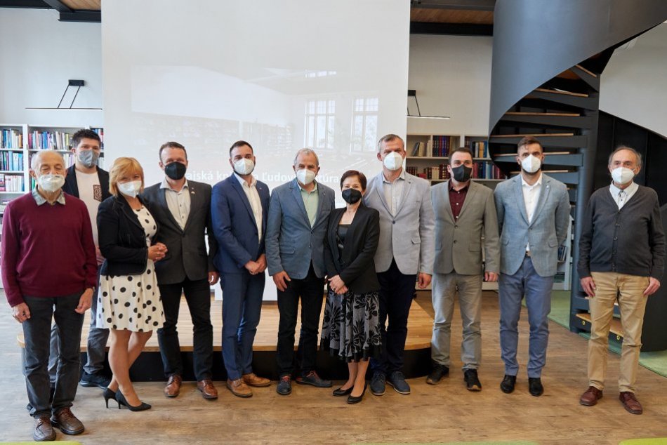 V OBRAZOCH: Čitáreň vo zvolenskej knižnici vynovili