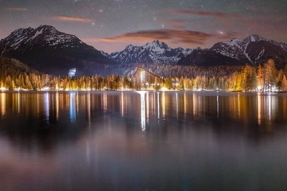 FOTO: Tomáš Slovinský zachytil takúto krásu nad Štrbským Plesom!