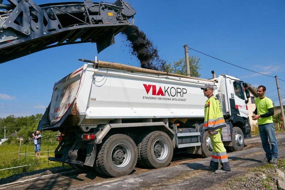 V OBRAZOCH: Banskobystrická župa pokračuje vo veľkej rekonštrukcii ciest