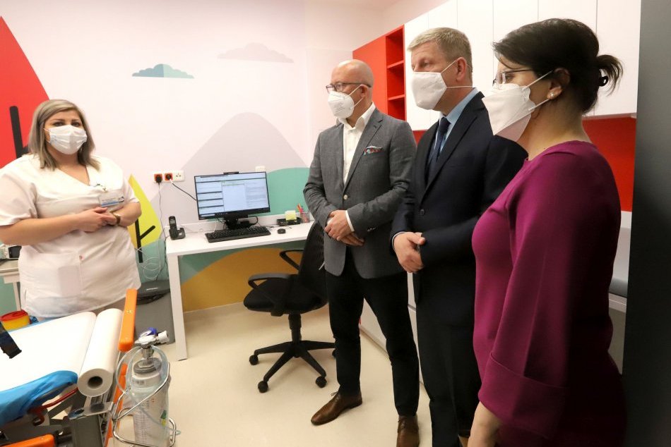 OBRAZOM: Minister zdravotníctva SR na otvorení moderného detského urgentu v BB