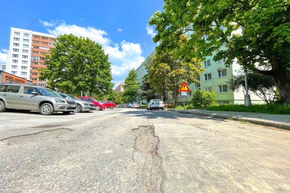 V OBRAZOCH: V Bystrici zrekonštruujú Hornú ulicu, Partizánsku cestu a Javornícku