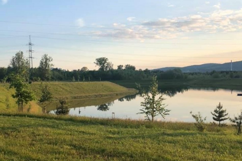 FOTO: Prípravy na oficiálny začiatok sezóny na Podhradskom mori
