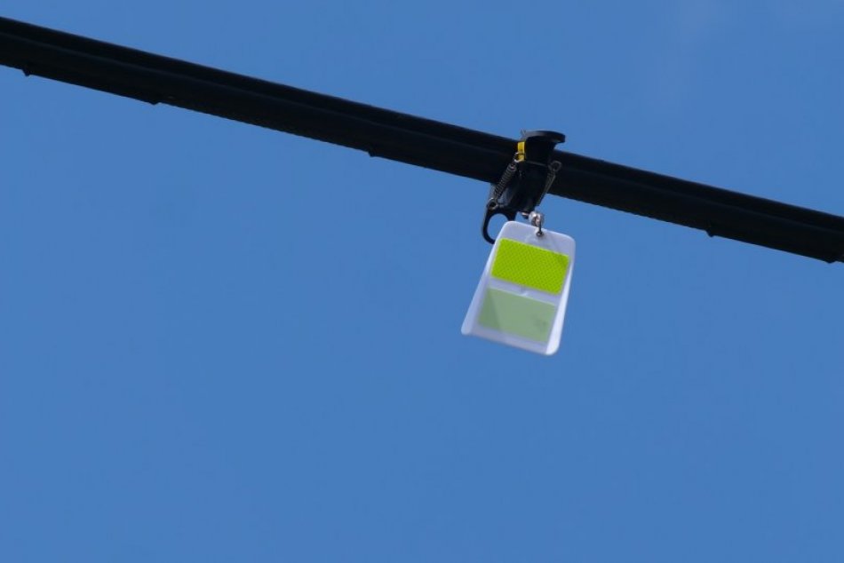 Prvky FireFly majú zabrániť stretu vtáctva s lanovkou