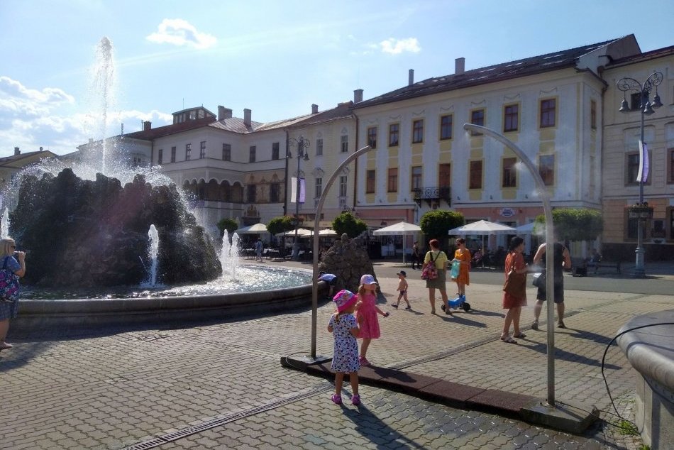 V OBRAZOCH: Bystričania sa dočkali osvieženia v podobe vodných hmiel