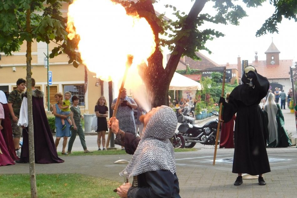 OBRAZOM: V Bojniciach ožili legendy z histórie mesta, zámku i regiónu