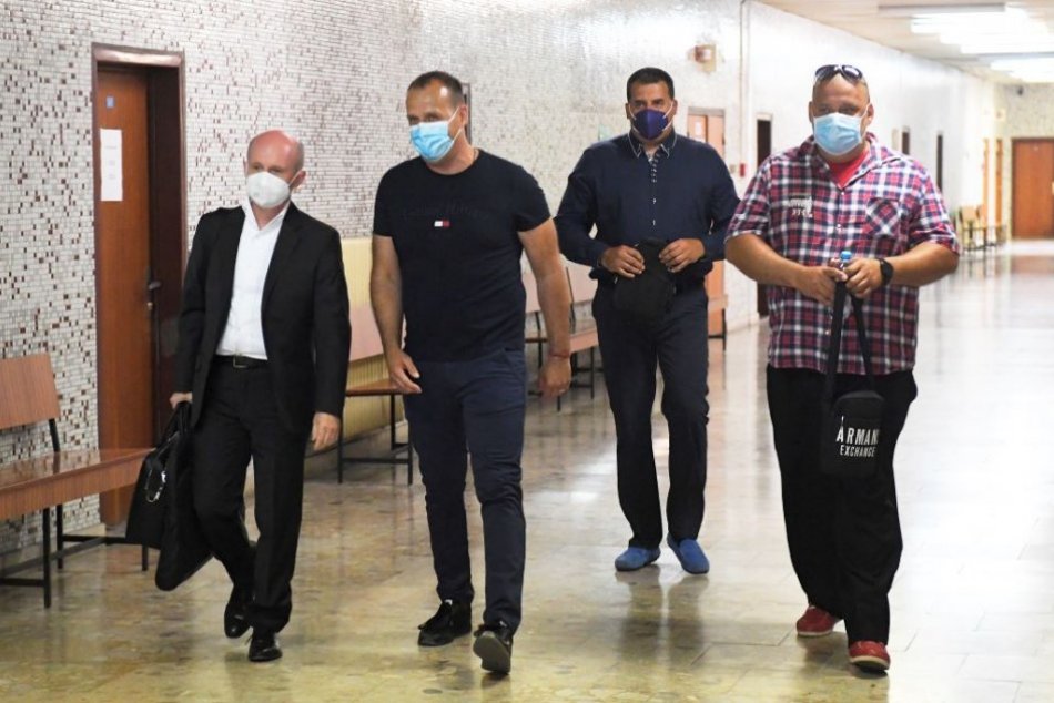 Bratia Paškovci na súde