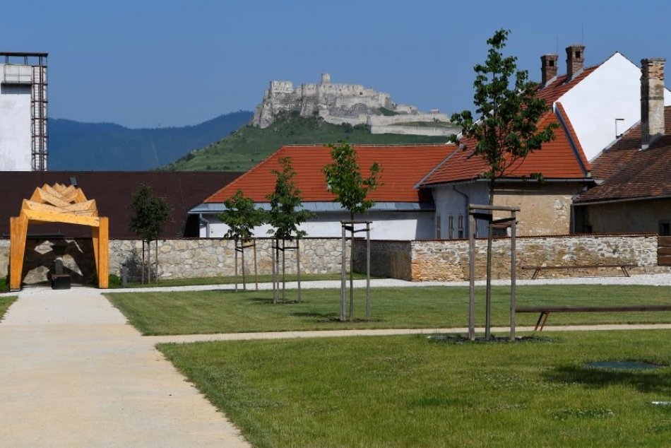 FOTO: Vynovené záhrada v Spišskej Kapitule