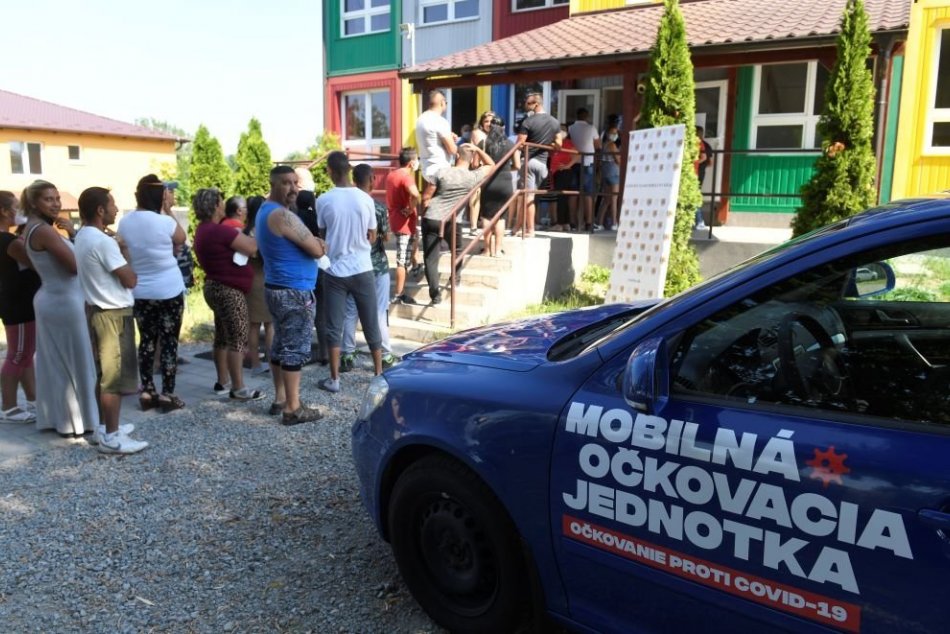 Očkovanie v rómskej osade v Kecerovciach