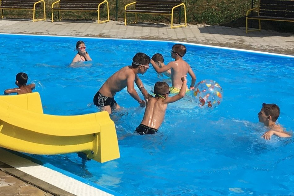 OBRAZOM: Letná sezóna na považskobystrickom kúpalisku