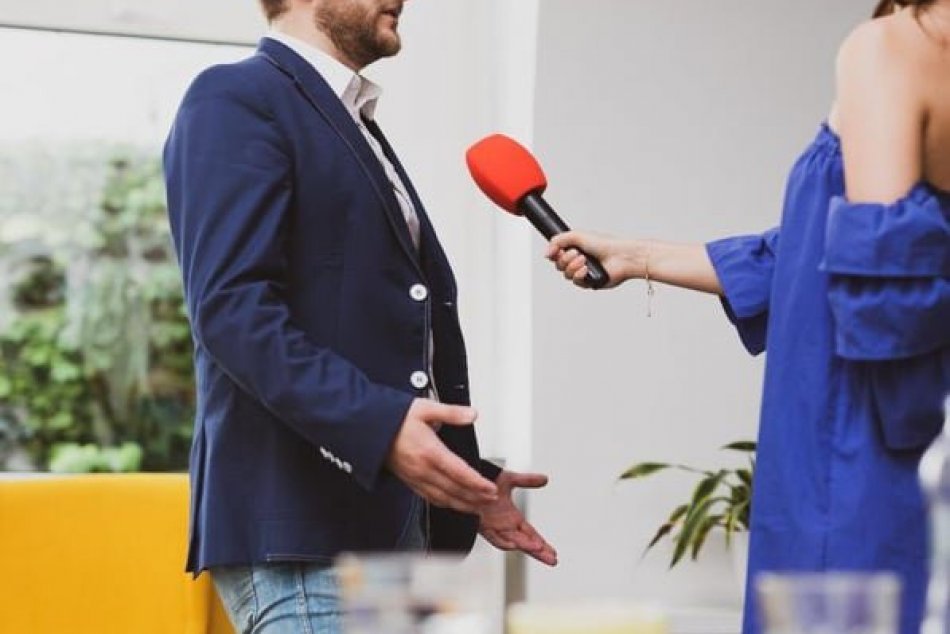 V Banskej Bystrici predstavili prvého robota pre školské jedálne