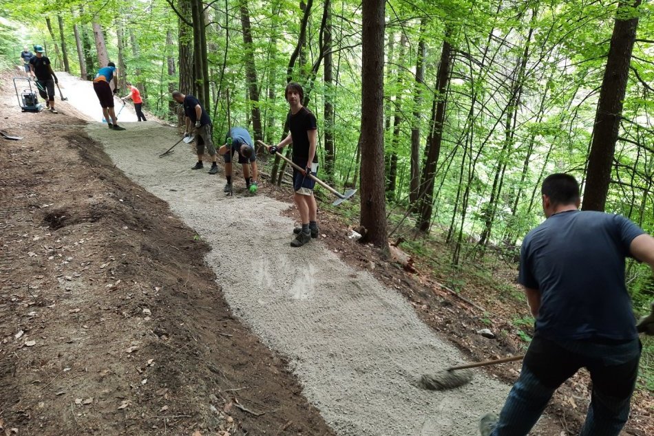 V OBRAZOCH: V bystrickom Laskomeri pribudol prvý slovenský pumptrail