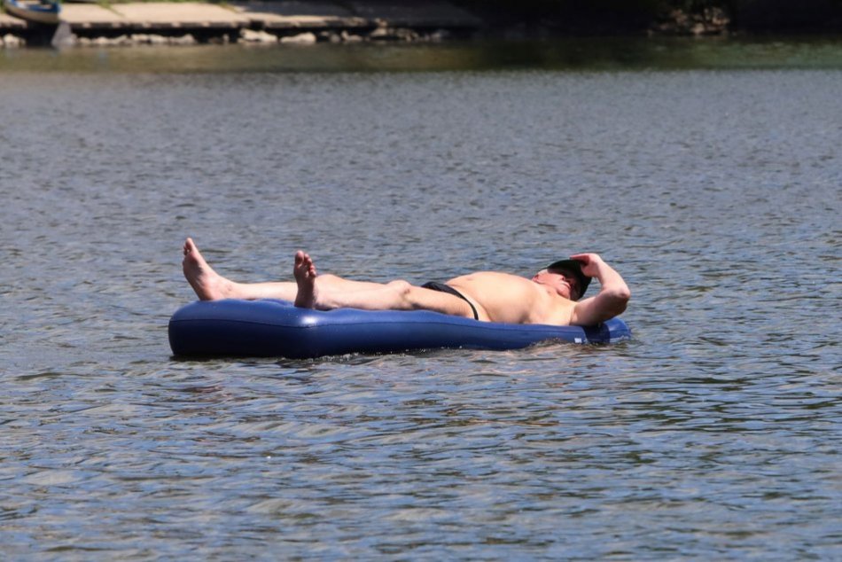 V OBRAZOCH: Horúčavy pri Môťovskej priehrade a Slatine