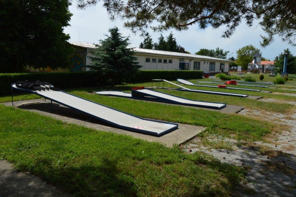 Minigolf v Šali