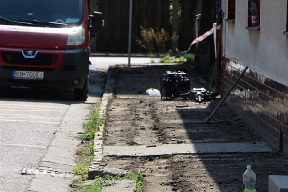 Oprava chodníkov v Nových Zámkoch