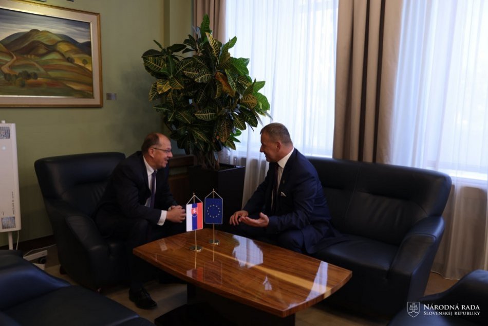 FOTO: Primátor Trenčína Richard Rybníček rokoval so šéfom NR SR Borisom Kollárom