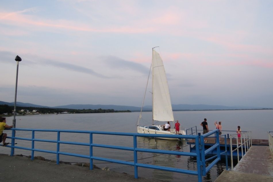 Zábery z móla na Kamenci: Je obľúbeným miestom pre našincov i cudzincov