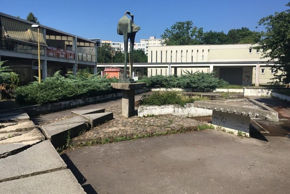 Fontána na Luníku I