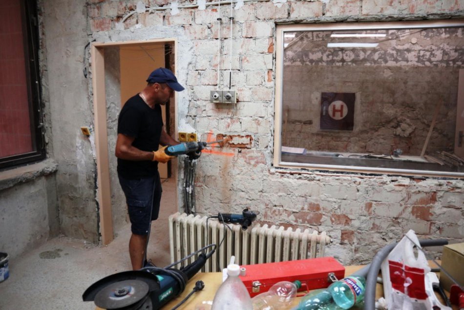 FOTO: Fakultná nemocnica v Žiline rekonštruuje operačné sály oddelenia urológie