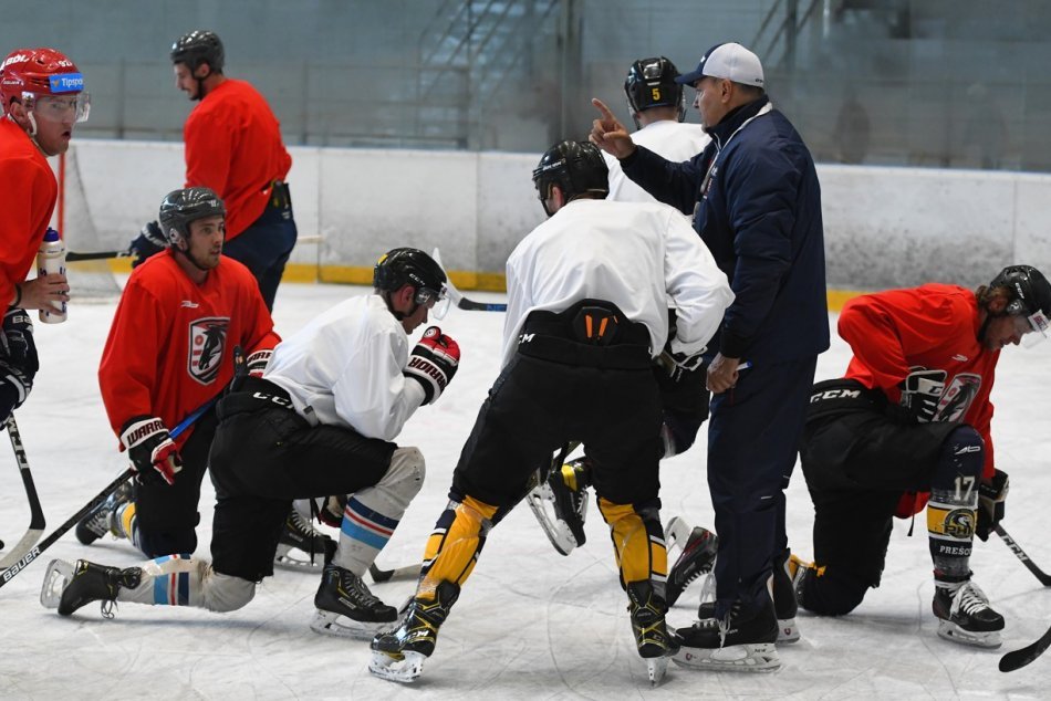 Objektívom: Prvé zábery z prípravy hokejistov Prešova