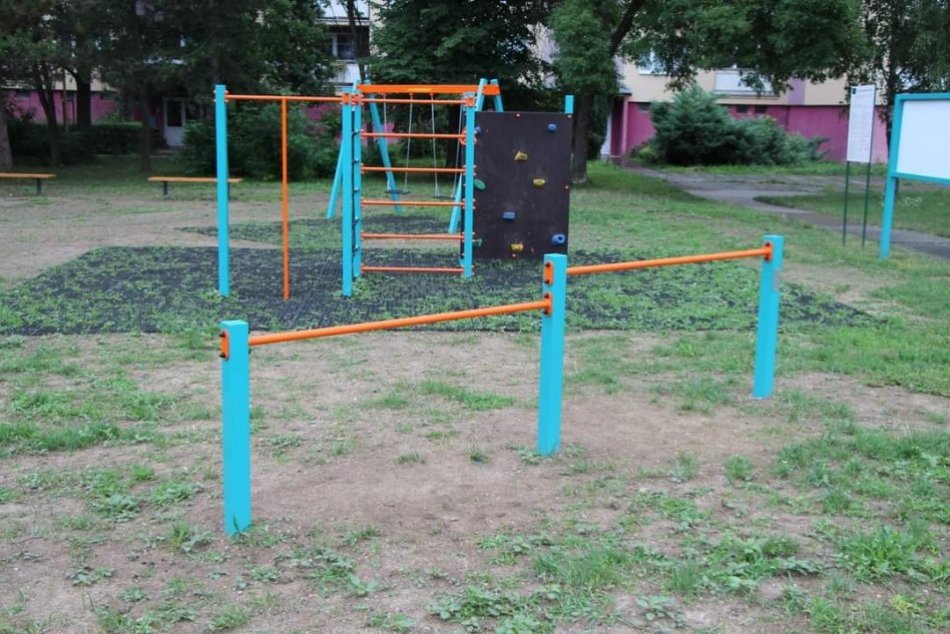 V OBRAZOCH: V Lučenci pribudlo nové detské ihrisko