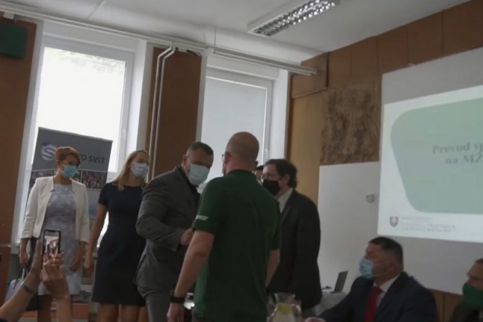 Suja si to namieril na rokovanie