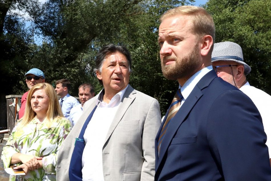 V OBRAZOCH: Brífing ministra Jána Budaja na tému Oživenie rieky Hron