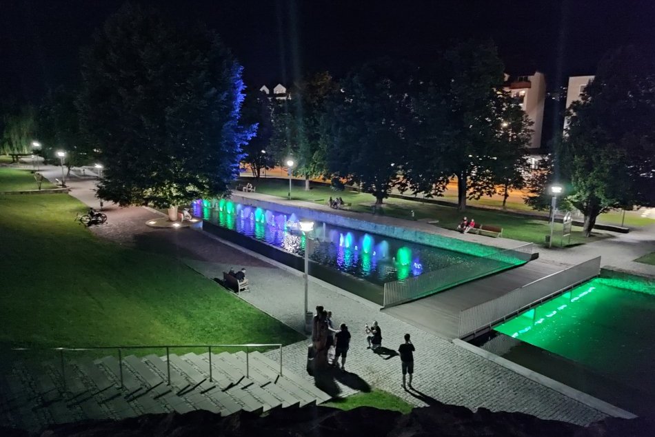 Objektívom: Svetelná šou na Šariši priťahuje pozornosť