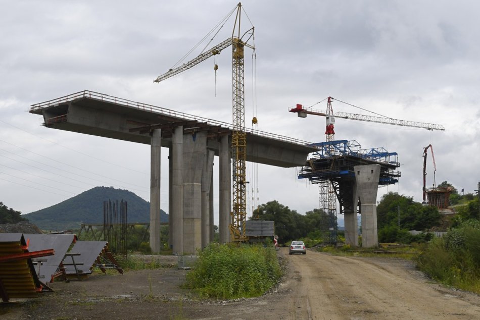 Objektívom: Tunel Bikoš a podpis zmluvy ministrom Doležalom