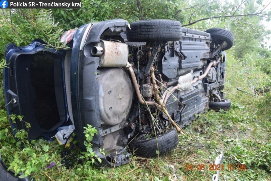 FOTO z miesta tragédie pri Ilave, kde zomreli dvaja muži († 22, 36)