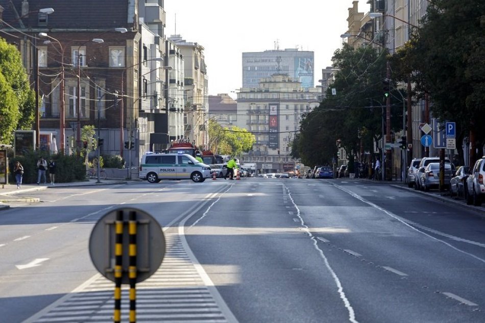 Obmedzenia a prázdne ulice počas návštevy pápeža Františka