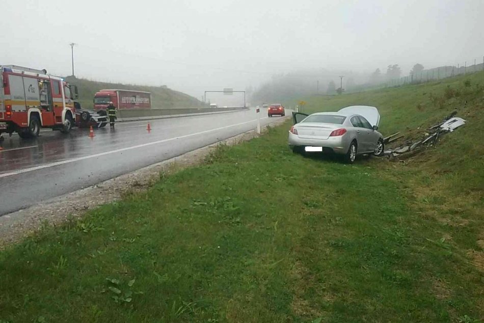 OBRAZOM: Hrozivá nehoda na D1