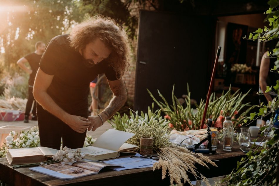 Kvetinová výzdoba pre pápeža z dielne Róberta Bartolena a jeho tímu