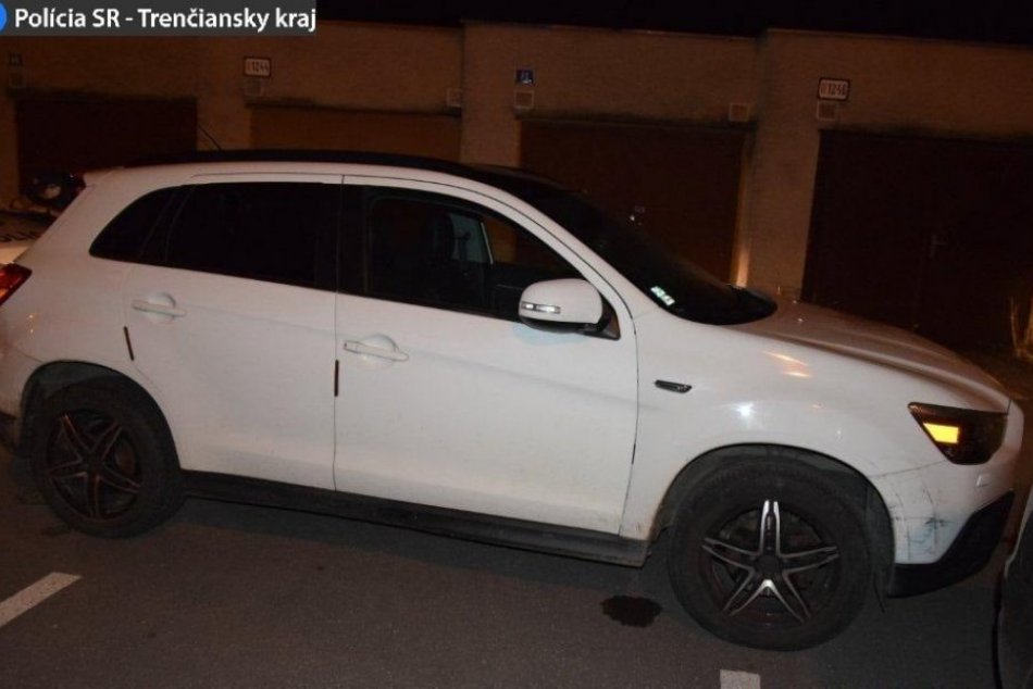 FOTO: Trenčianski policajti obvinili 52-ročného opitého vodiča, ktorý unikal