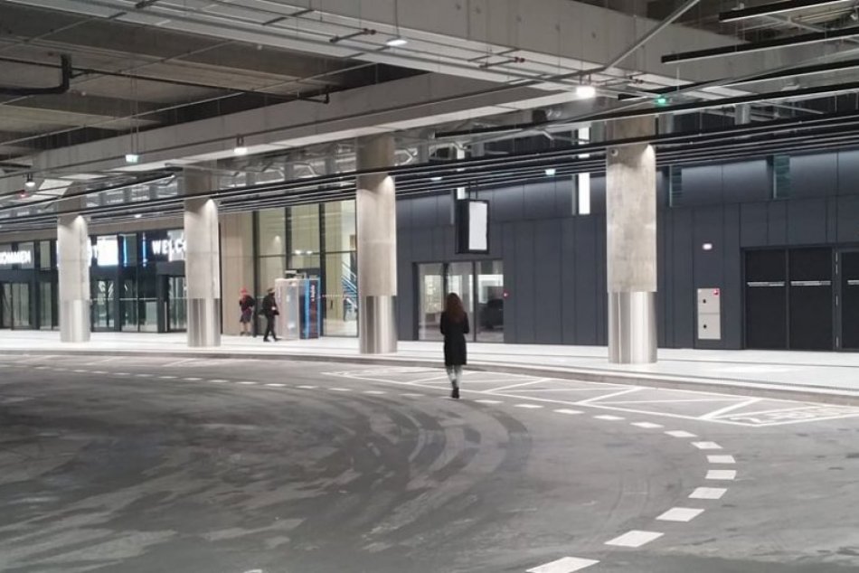 Autobusová stanica Nivy je otvorená