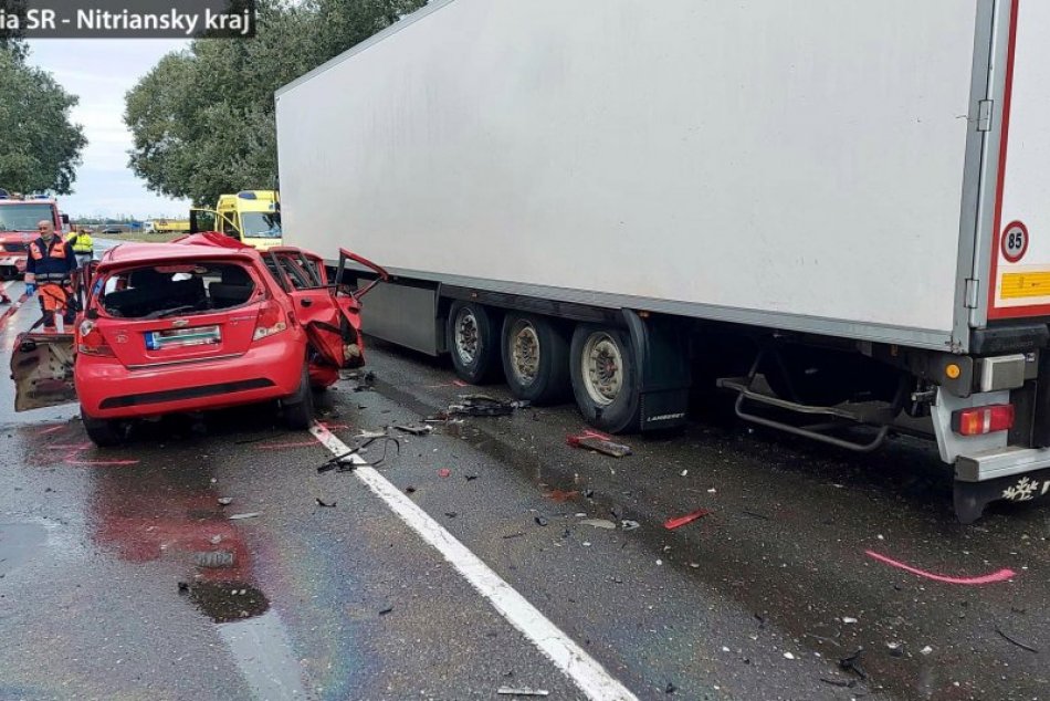Pri dopravnej nehode vyhasol život policajta