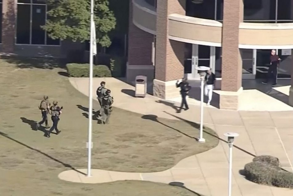 Streľba na strednej škole v Texase