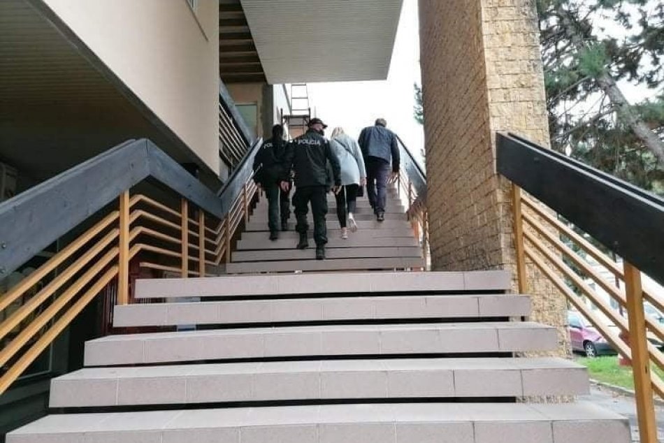 FOTO: Polícia kontrolovala dodržiavanie opatrení v Trenčianskom kraji