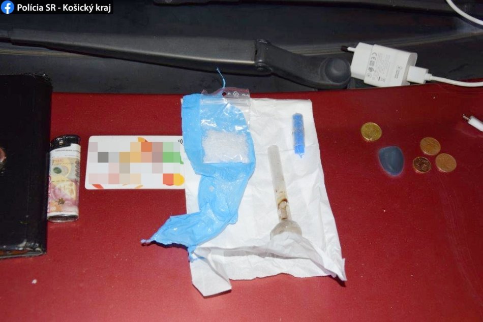 Mužov zo Zemplína chytili kvôli drogám