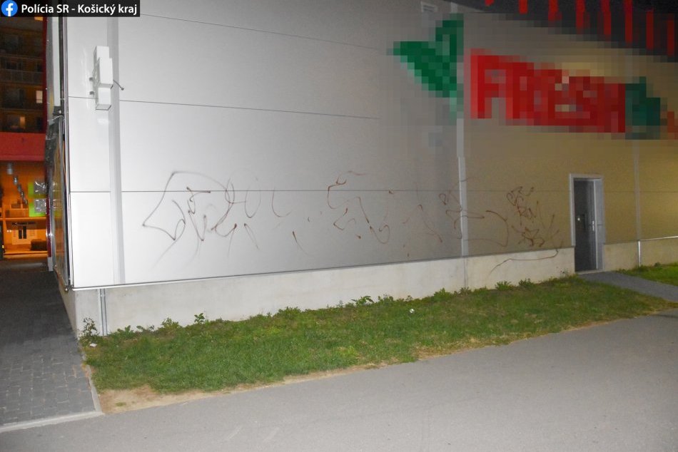 Nezvaný a nepochopený umelec z Košíc skončil v rukách mužov zákona