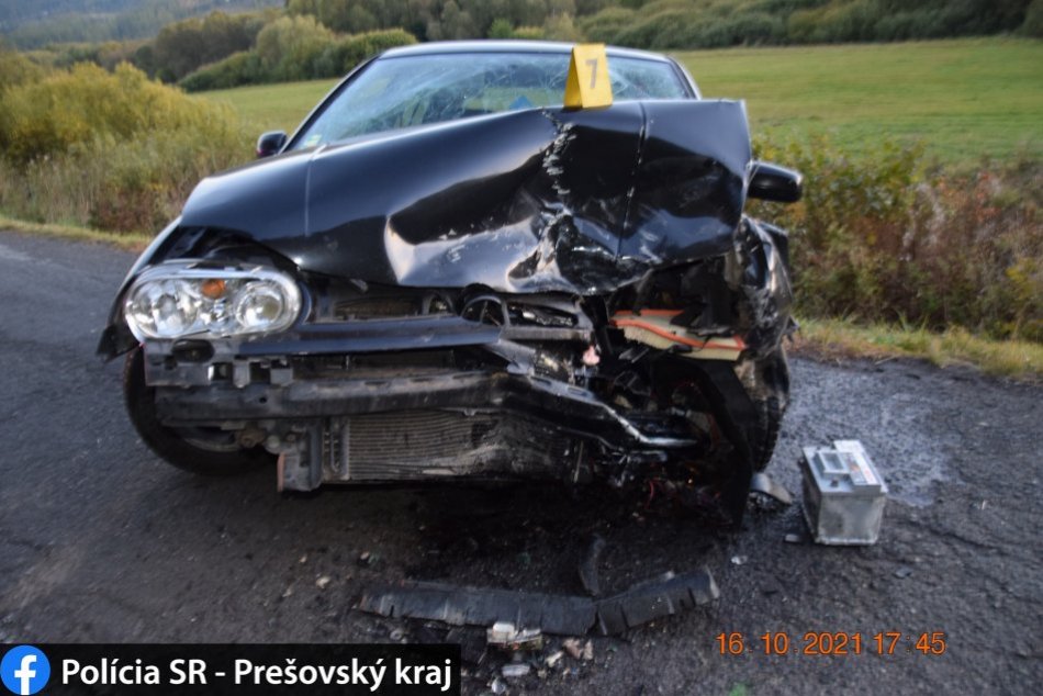 Nehoda v okrese Poprad OBRAZOM: Čelná zrážka, traja zranení!