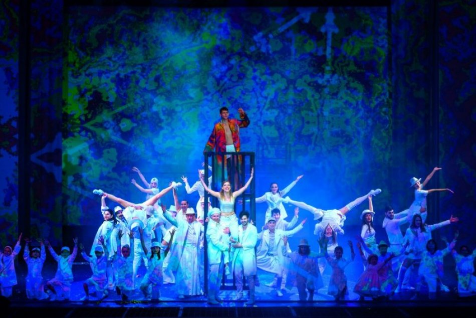 Jozef a jeho zázračný farebný plášť