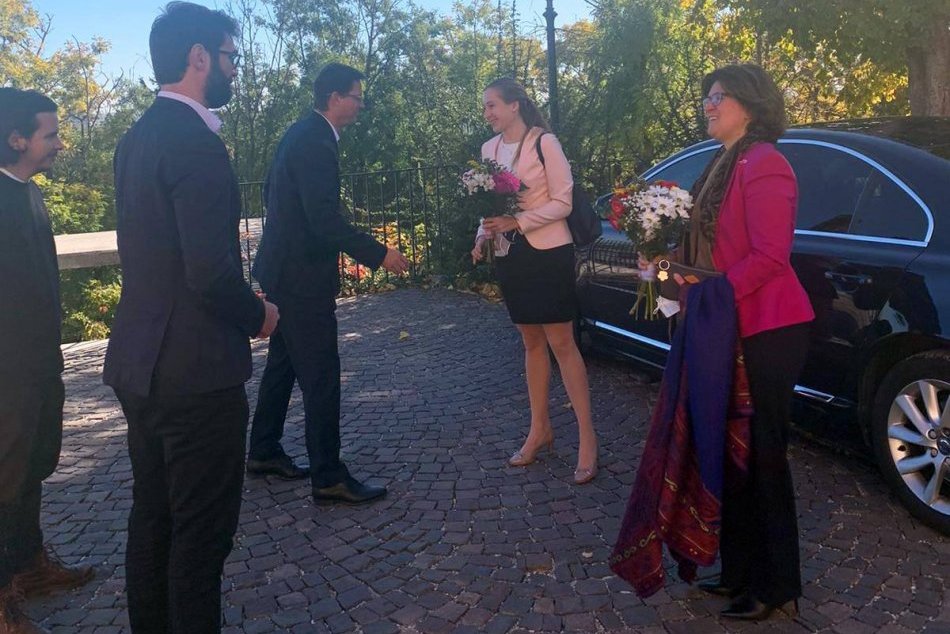 Primátor privítal veľvyslankyňu Holandska: Spolu vysadili tulipány v Hideparku