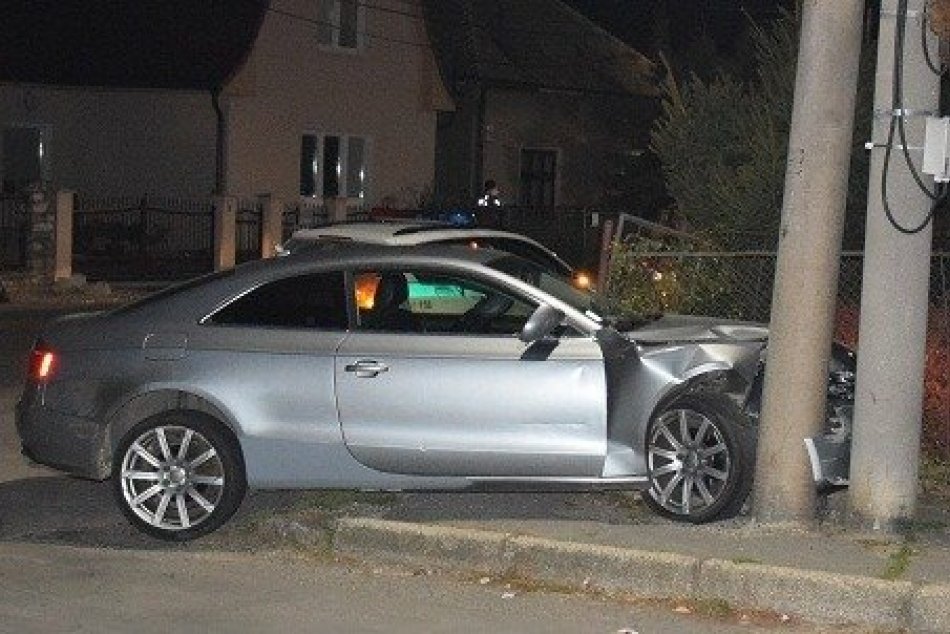 Objektívom: Nehoda po naháňačke a unikaní polícii