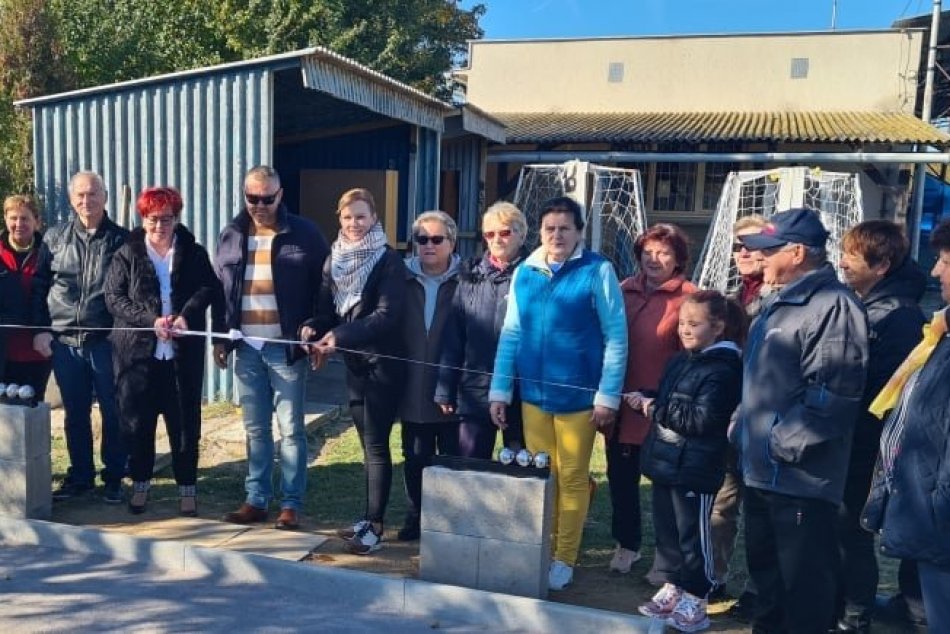 Nové petangové ihrisko vo Veľkých Bedzanoch