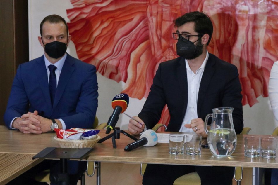 Tlačová konferencia: V Nitre vzniknú mobilné očkovacie miesta