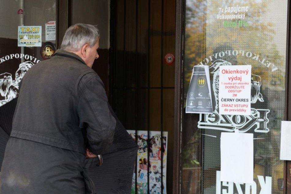 Protipandemické opatrenia v čiernych Topoľčanoch
