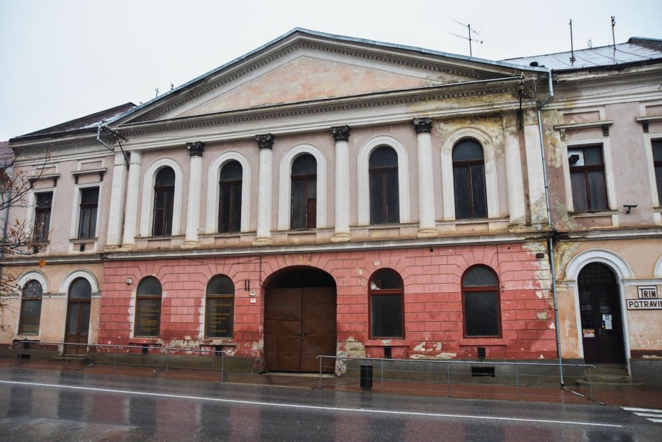 V OBRAZOCH: Obnova historickej reduty v Jelšave