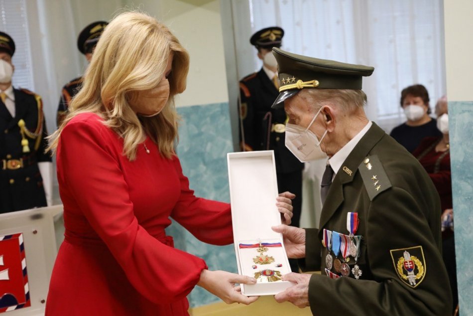 FOTO: Prezidentka odovzdala v Trenčíne Štefanovi Šteflovičovi Rad Ľudovíta Štúra