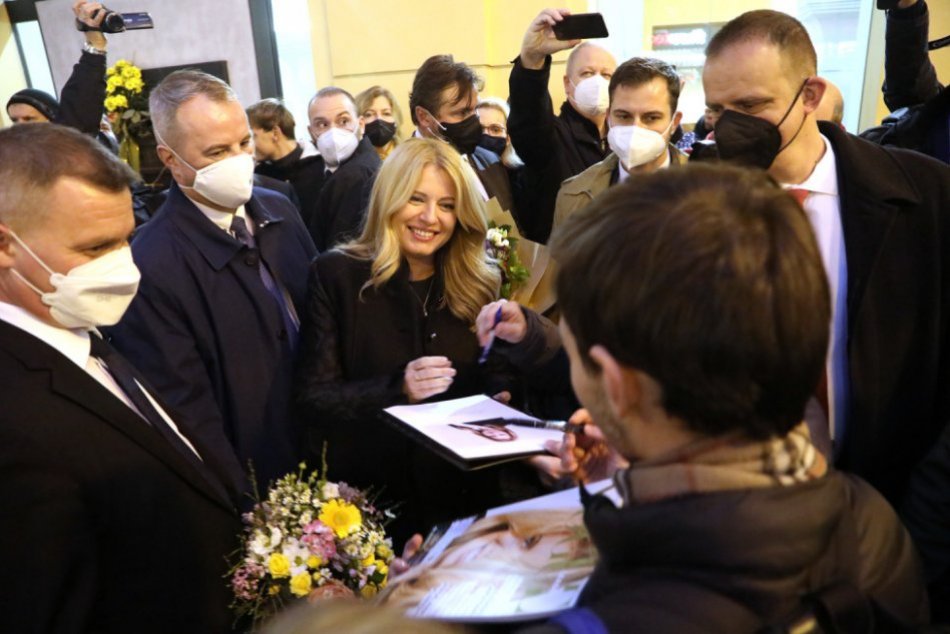 Zuzana Čaputová, pamätník na Národnej triede v Prahe